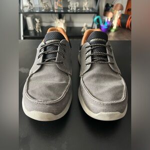 Men’s Size 9 Skechers relaxed fit memory foam air cooled